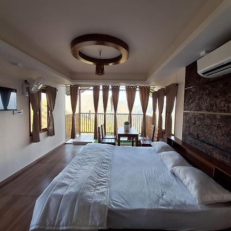 Cloudscape Homestay Pīrmed Екстериор снимка