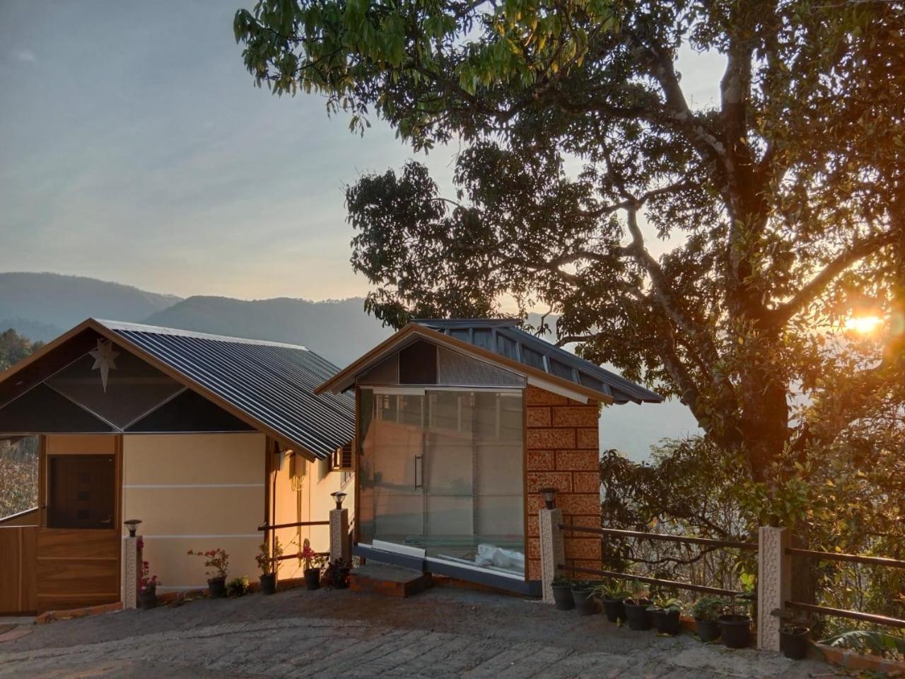 Cloudscape Homestay Pīrmed Екстериор снимка