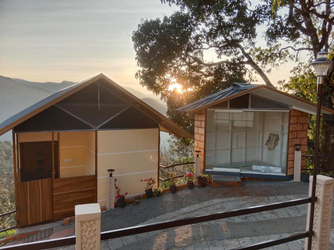 Cloudscape Homestay Pīrmed Екстериор снимка