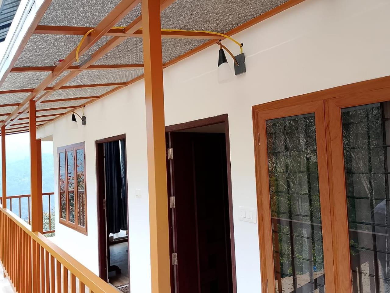 Cloudscape Homestay Pīrmed Екстериор снимка