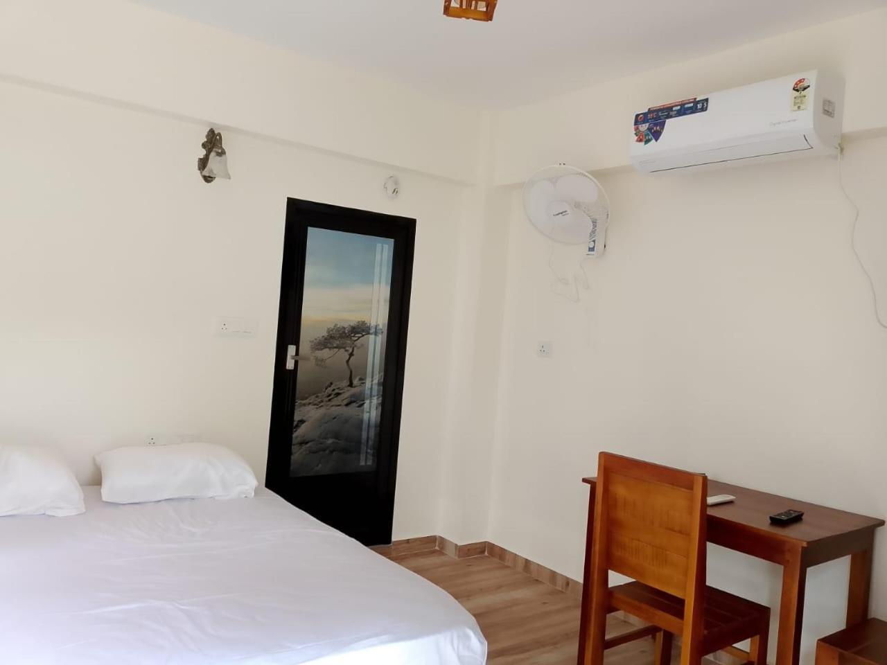 Cloudscape Homestay Pīrmed Екстериор снимка